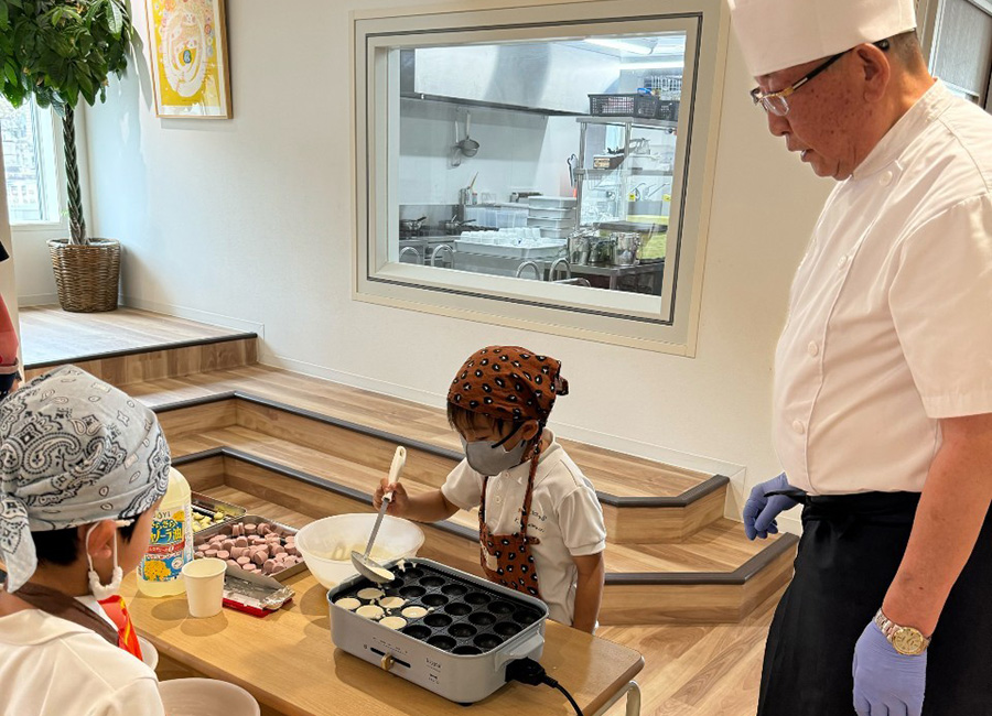 お菓子作りの様子